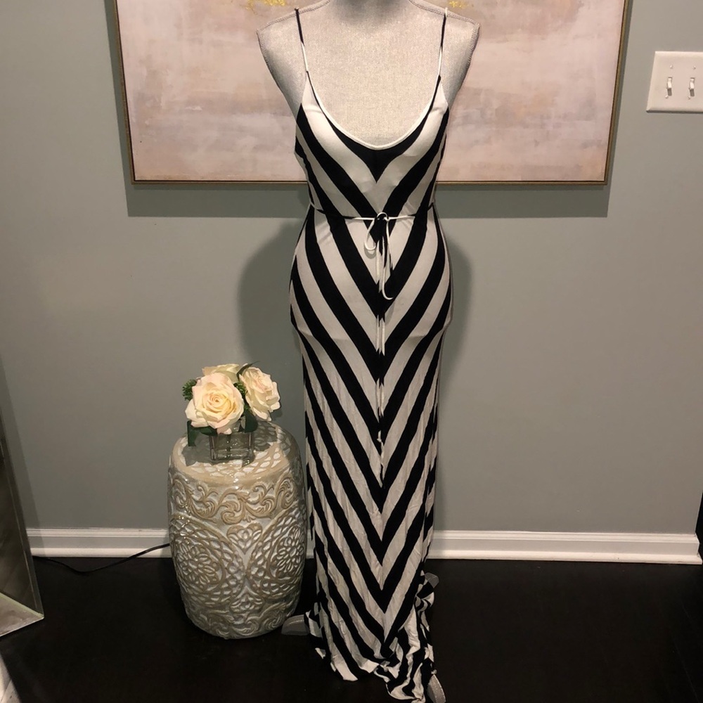 Bebe size medium black and white maxi dress